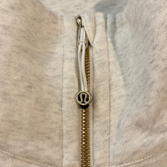 ❤️ Lululemon Scuba Oversized Funnel Neck in Heathered Light Ivory Gold XS/S NWOT - Picture 8 of 9